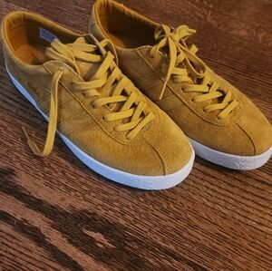 Gola CLA558 Suede Trainers, Size 39